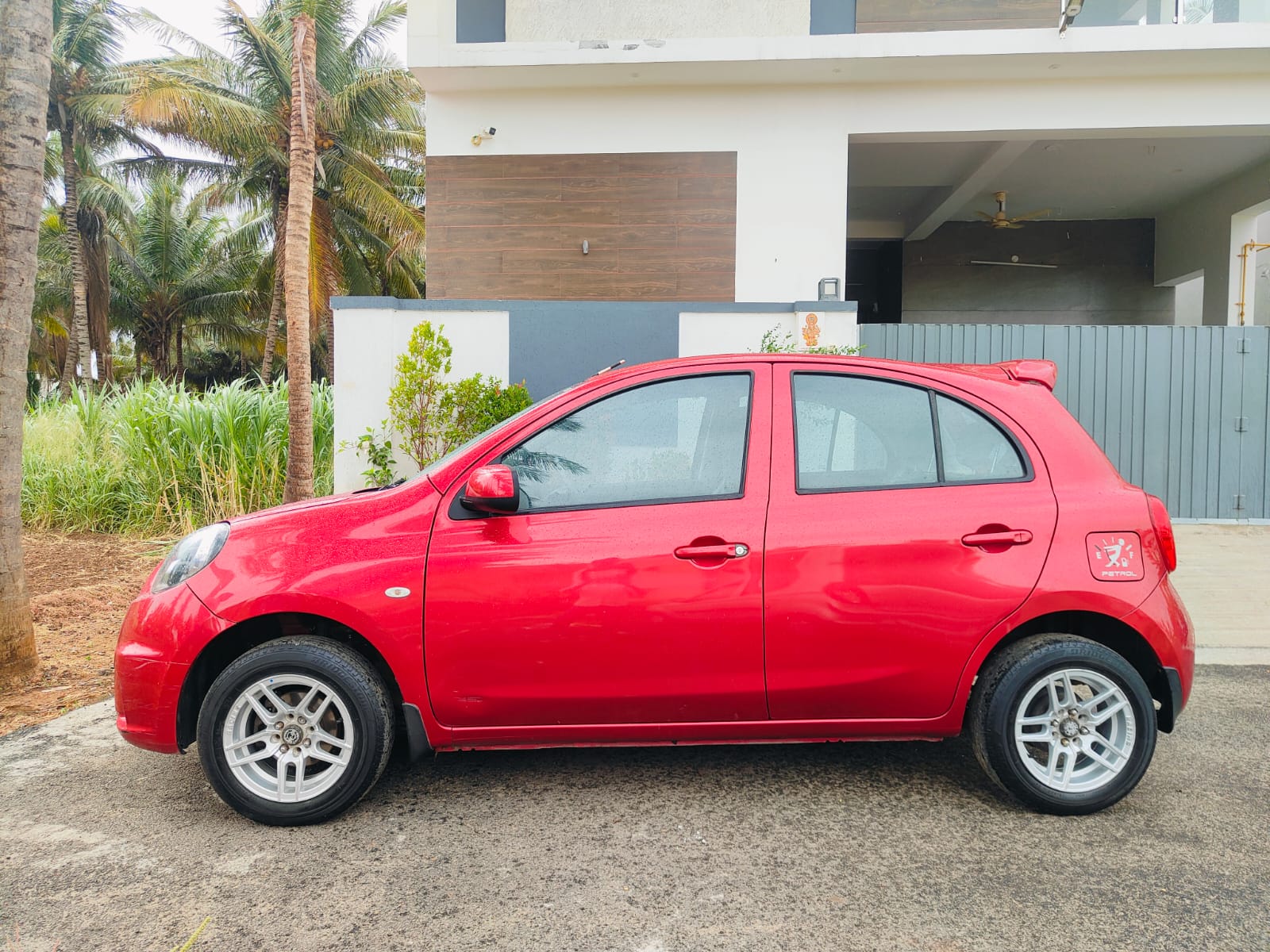 Nissan Micra Active - Image 2